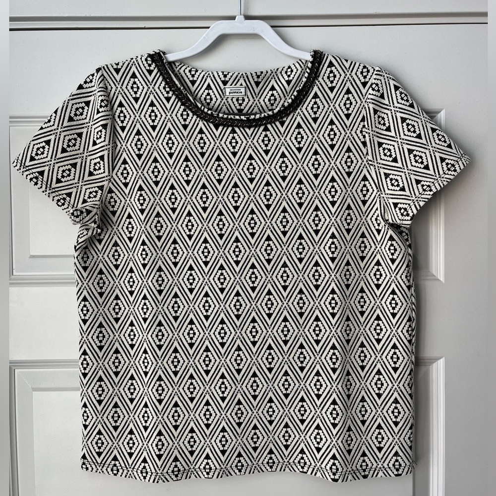 Pimkie black and white patterned blouse (size: L)